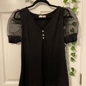 Black sheer Puff sleeve blouse 💕🦋
